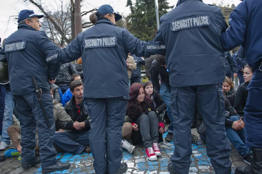 Атаката на Народното събрание, 12 ноември, 2013 година