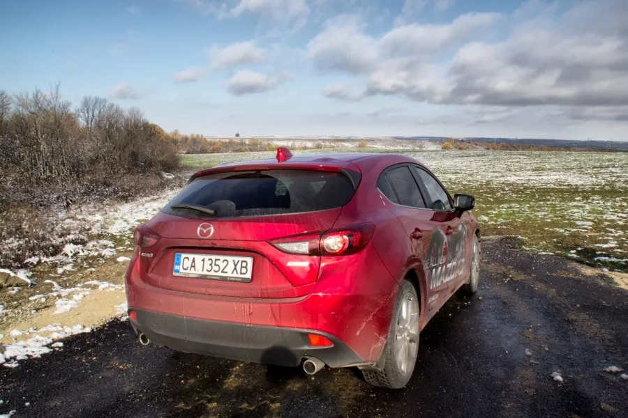 Зад волана на Mazda3