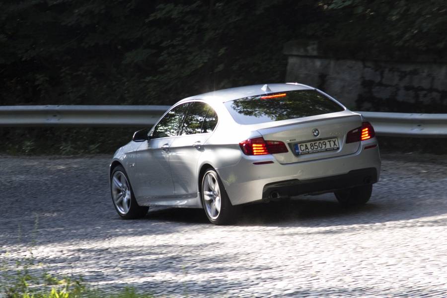 Зад волана на BMW Серия 5