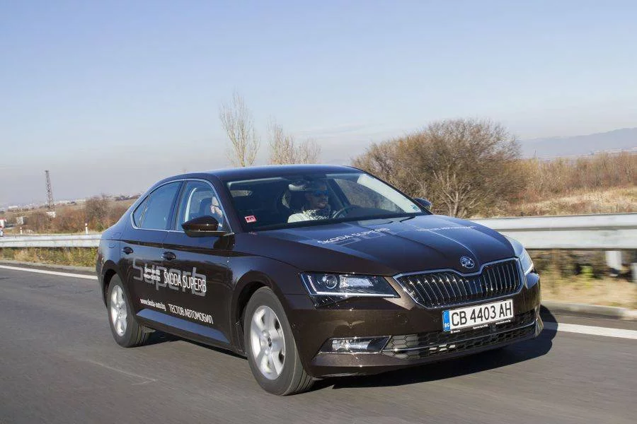 Зад волана на Skoda Superb/Superb Combi