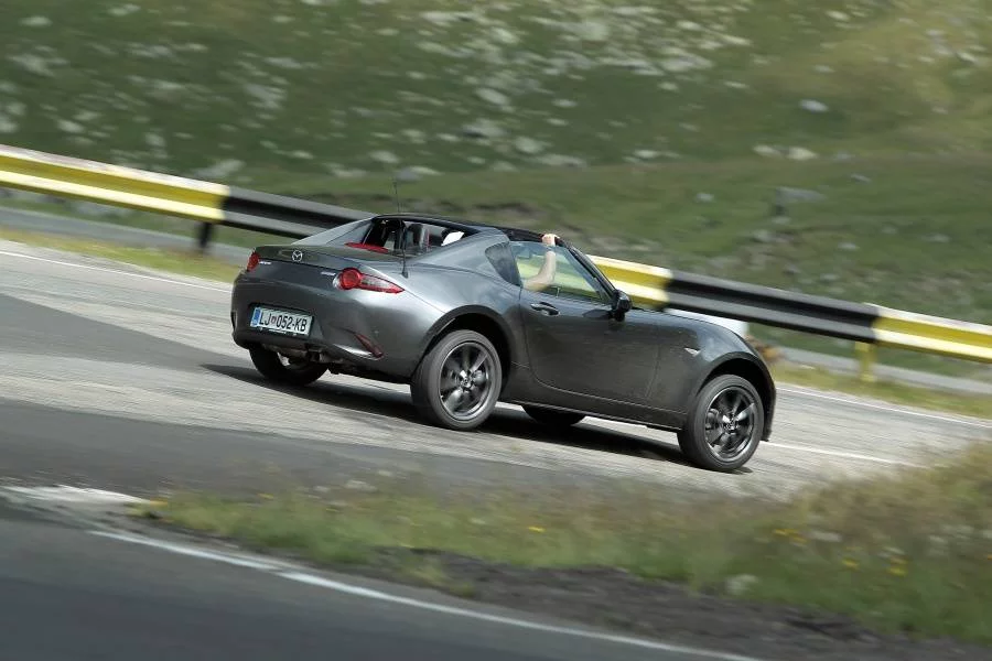 Mazda MX-5 RF – Покорителката на Трансфагарашан