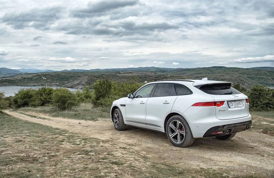 Jaguar F-Pace – хищник сред природата и в големия град