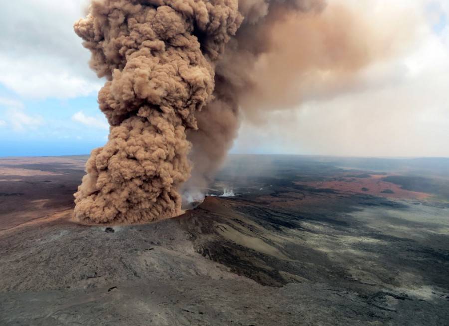 Вулканът Килауеа изригна на Хаваи
