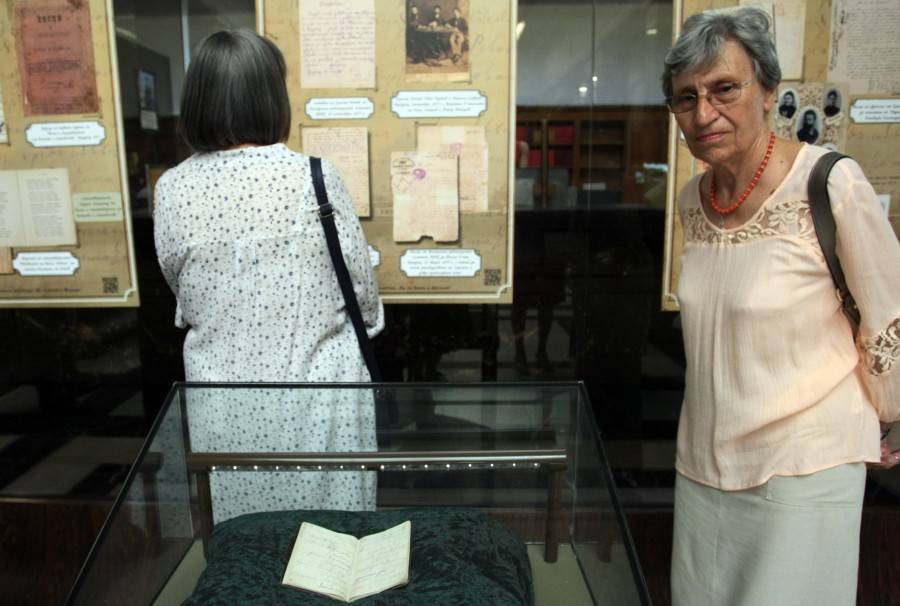 В Националната библиотека показаха оригиналното тефтерче на Христо Ботев