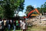 Смъртоносно земетресение от 7 по Рихтер в Индонезия