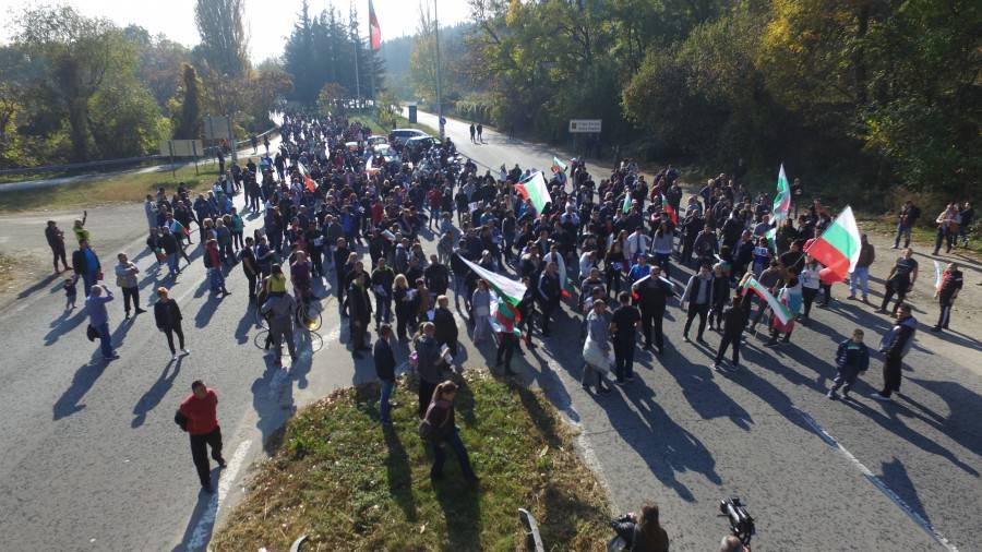 Протестиращи затвориха пътя Казанлък – Стара Загора