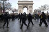 Полицията използва сълзотворен газ срещу протестиращите в Париж