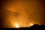 Огромен пожар бушува във Великобритания