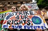 Ученици участват в Глобална климатична стачка