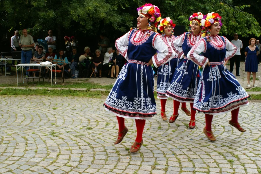 Фолклорен ансамбъл Горна Баня