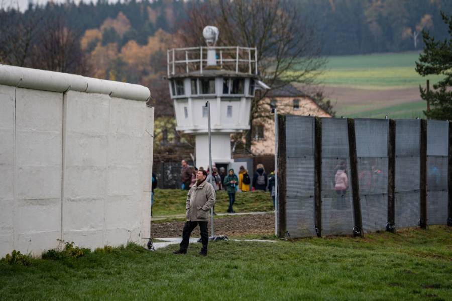 Германия отбеляза 30 години от падането на Берлинската стена