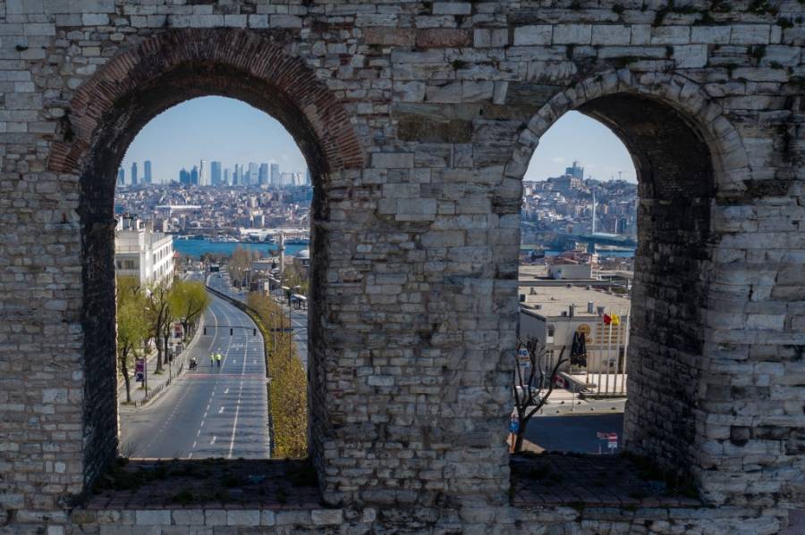 Опустелият Истанбул
