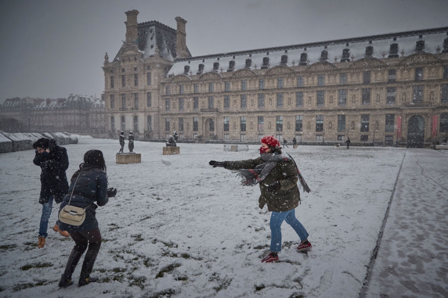Снежен Париж 