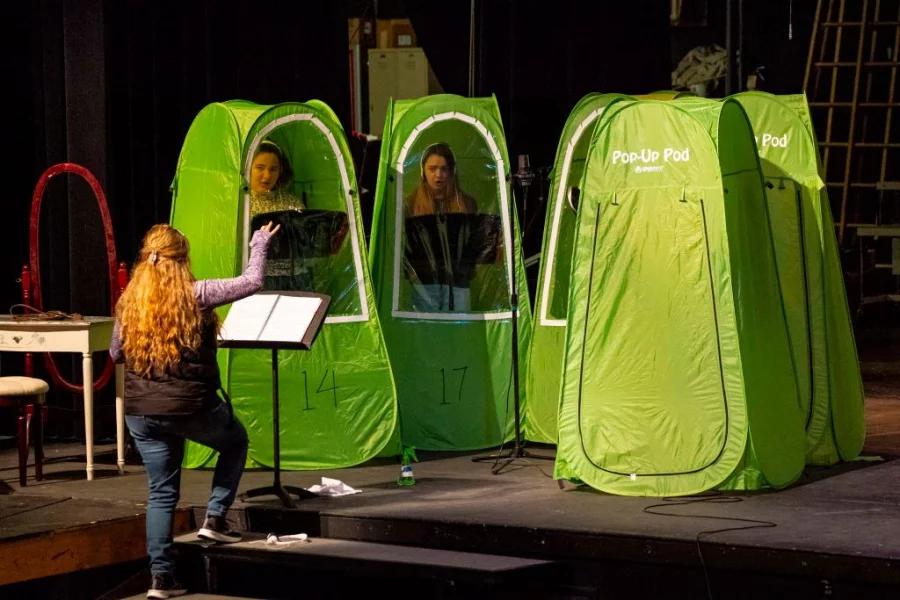 В американския град Уеначи деца бяха поставени в палатки за безопасна репетиция. Снимки: Getty Images/Guliver

