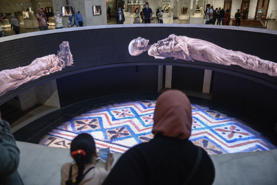 Националният музей в Египет показа кралските мумии 