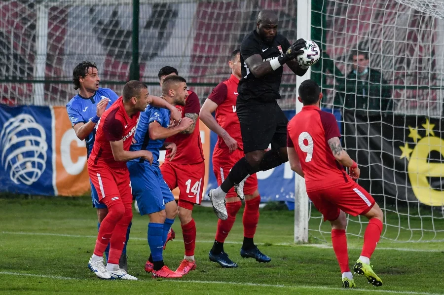 Джони Пласид