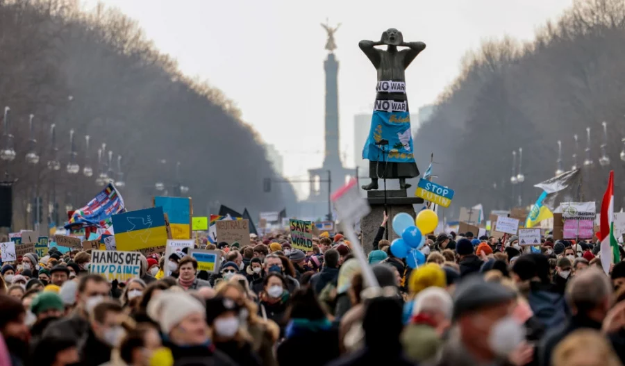 Масов протест в Берлин срещу войната в Украйна