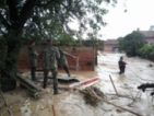 Ситуацията в наводнените села остава тежка