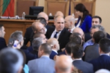 Физически сблъсъци в парламента