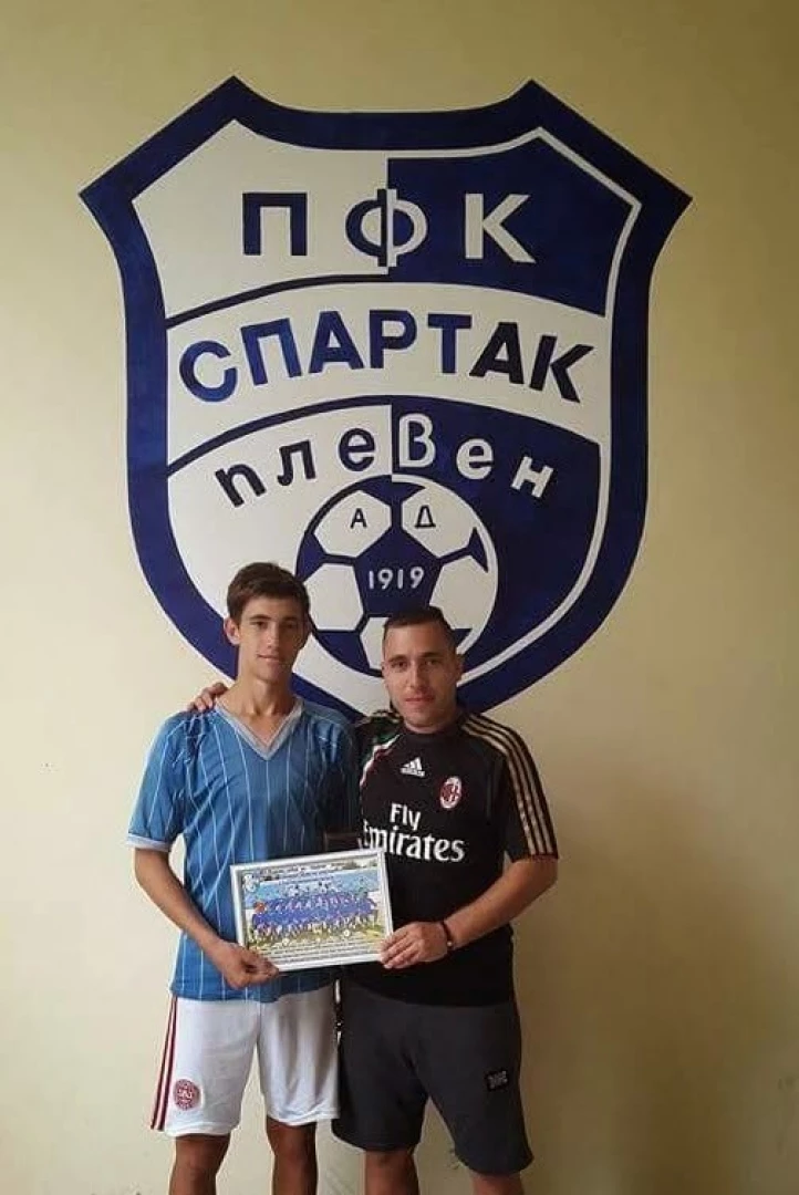 Цветомир Младенов