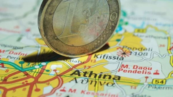 Гърция може да намали минималната работна заплата