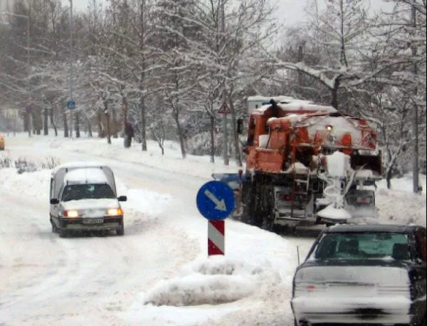 Метър сняг и критична ситуация в Тетевен
