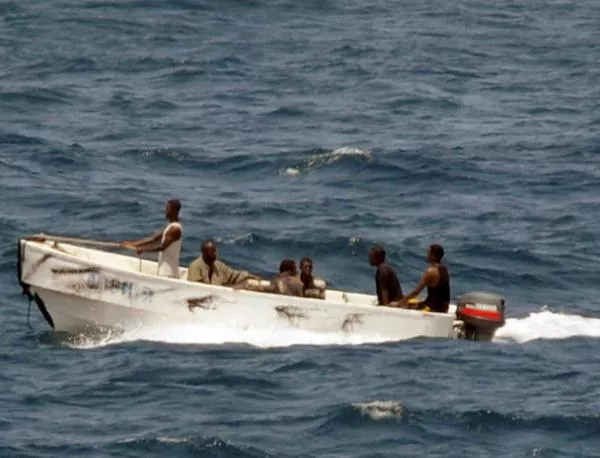 Пиратството в Сомалия е прекалено доходно, за да бъде спряно