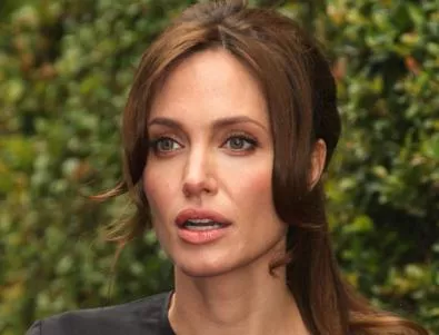 Джоли за режисьорския си дебют: Брад ме свари да плача под душа