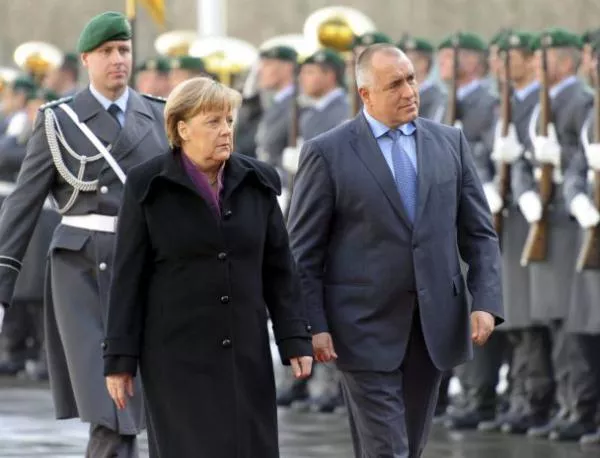 Меркел посрещна с военни почести Бойко, той й гарантира спокоен сън!