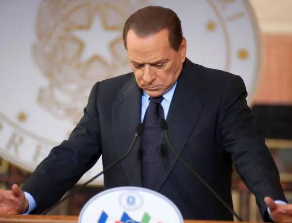 Берлускони разпродава части от империята