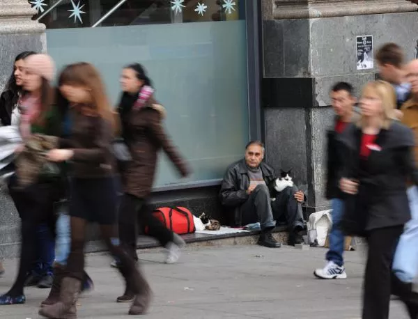 Все повече бездомници по атинските улици