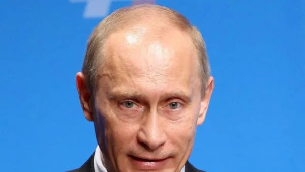 Путин продължава да води пред останалите кандидат-президенти