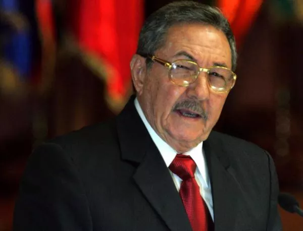 Раул Кастро: Еднопартийната система ни пази от империализма