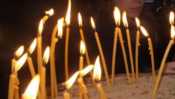 Православната църква чества Сретение Господне
