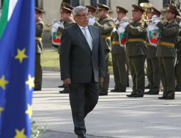 А. Ангелов: Планира се постепенно намаляване на българския контингент 
