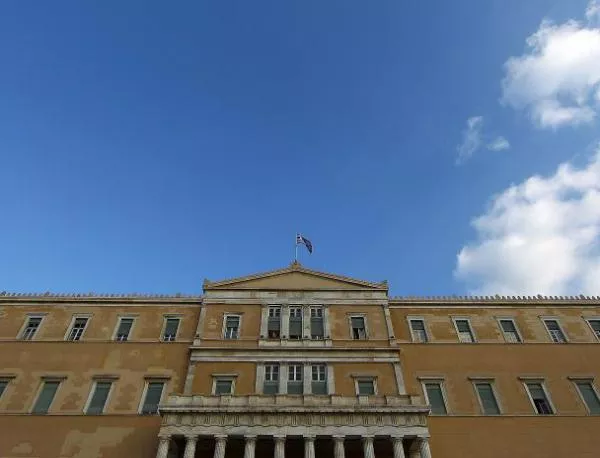 Юнкер: Вероятността от фалит на Гърция не е изключена