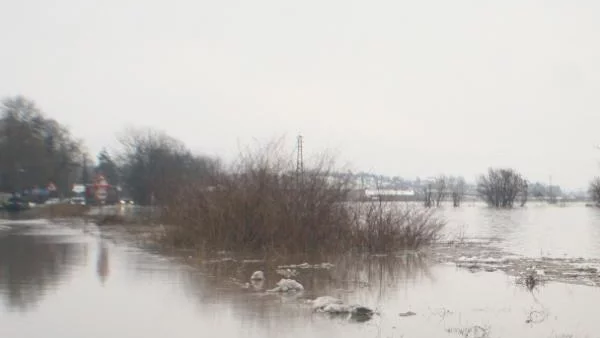 Водната стихия заля България