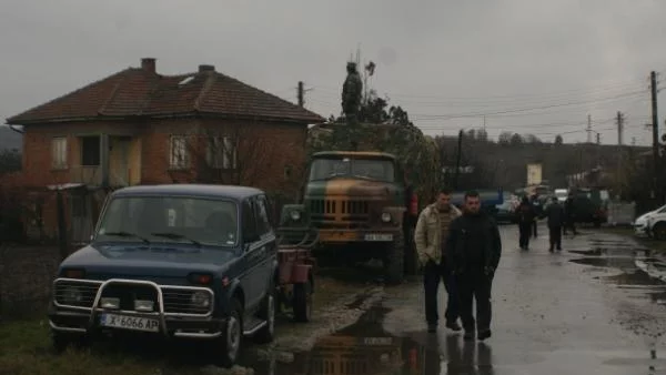 Бисер се сбогува с жертвите от наводненията
