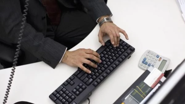 Анонимните хакнаха сайта на ЦРУ