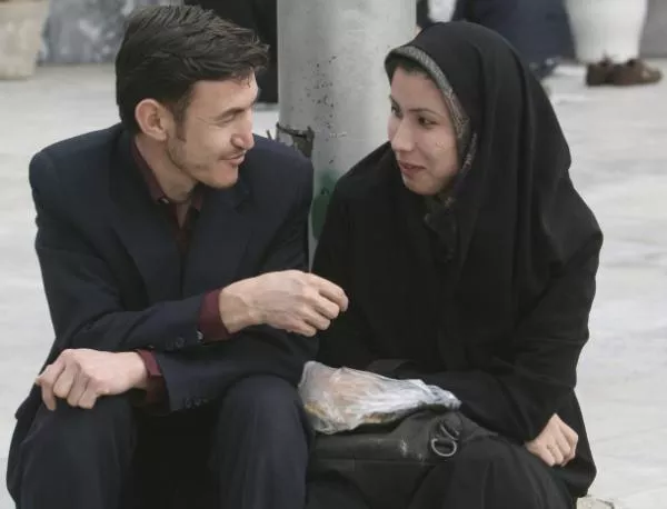 Денят на влюбените си пробива път в ислямски Иран
