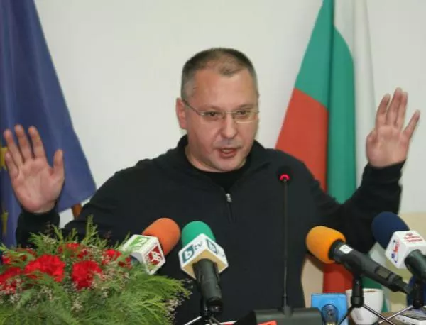 Станишев търси подкрепа от всички срещу Борисов
