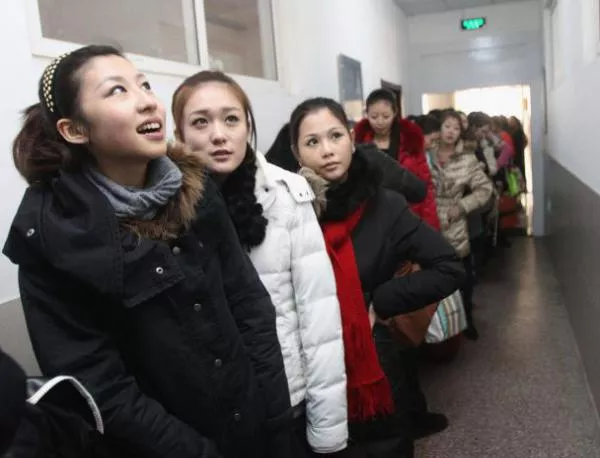 Китайките искат равни права пред... тоалетните 