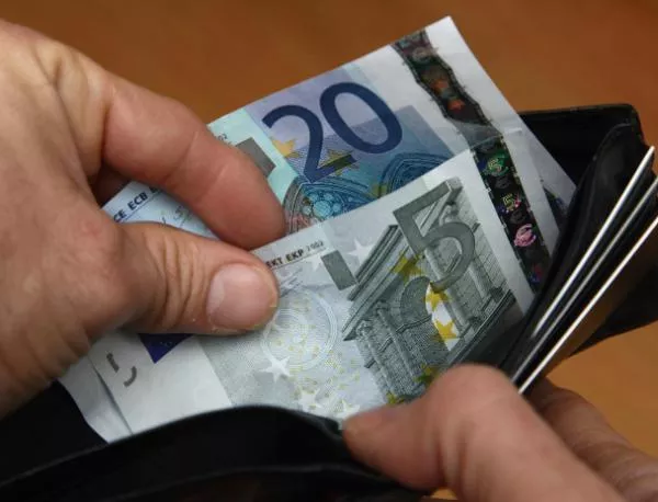 Предлага се въвеждането на две валути в Гърция