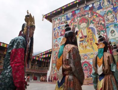 Бутан: Бедни, но щастливи