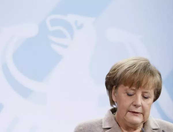 Меркел: Евентуален фалит на Гърция би причинил "непредвидими" рискове