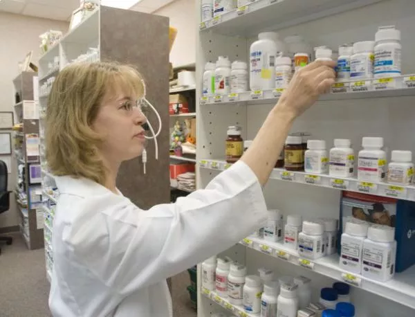 Пет компании искат да намалят цените на лекарствата