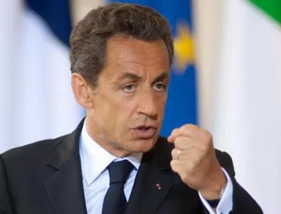 Разследват сигнал за покушение срещу Саркози 