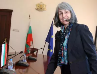 Попова: Като министър не съм получила и стотинка допълнително!