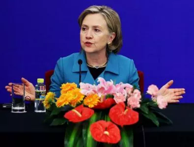 Клинтън е разтревожена от арестите след изборите в Русия