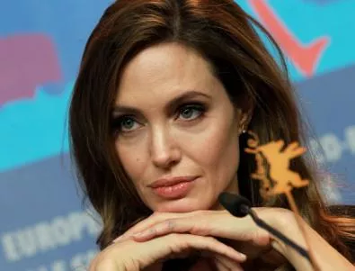 Анджелина Джоли ще яхне метлата